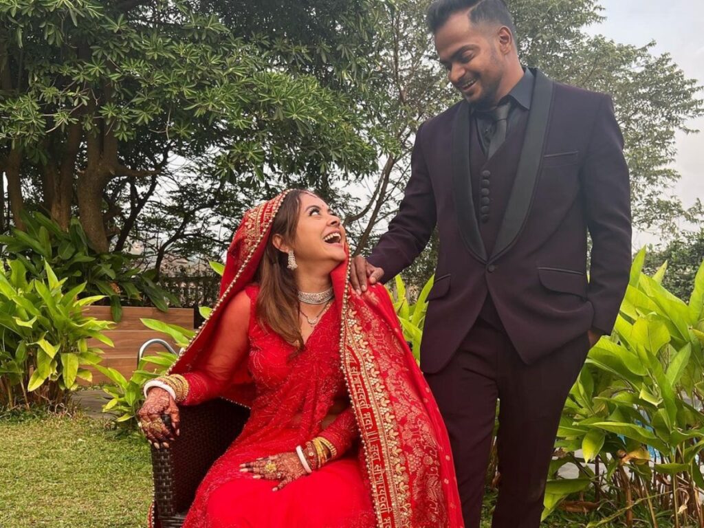 Devoleena makes first appearance with hubby, netizens troll couple