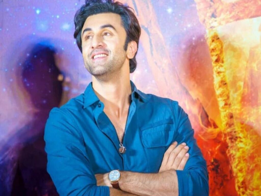 Old pictures of Ranbir Kapoor flaunting his chiseled body set internet on fire