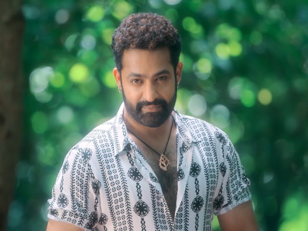 Rich actor Jr NTR rocks a Rs 286 shirt, get yours on Flipkart!