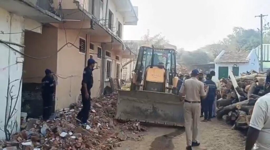 Hydraa demolition encroachments in Hyderabad