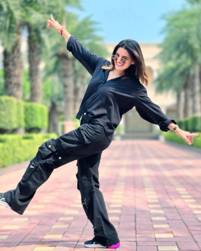 Haryanvi actress Divyanka Sirohi, aged 30, suddenly dies, surrounded by officials and fans.